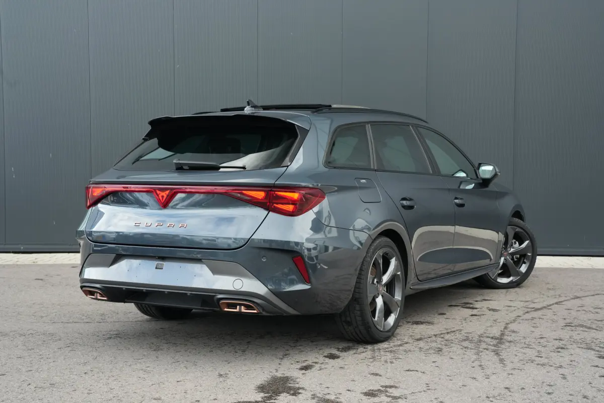 1.5 TSI e-Hybrid 204pk Business | Panoramadak | Stuur & Stoelverwarming | Sennheiser | Achteruitrijcamera | 18"