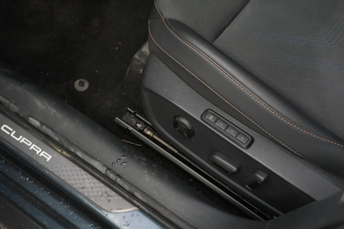 1.5 TSI e-Hybrid 204pk Business | Panoramadak | Stuur & Stoelverwarming | Sennheiser | Achteruitrijcamera | 18"