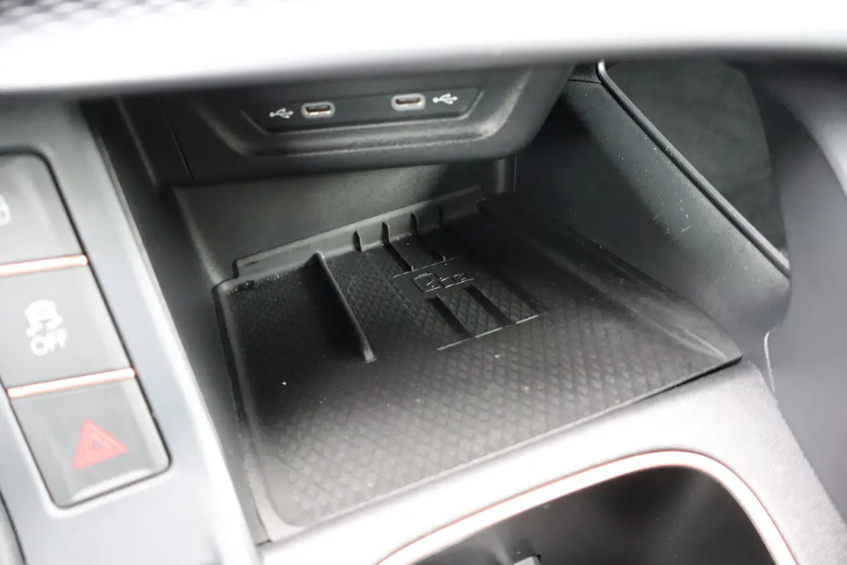 1.5 TSI e-Hybrid 272pk VZ Performance | "Immersive by Sennheiser" premium sound system package | Adaptief demping systeem | Alcantara bekleding