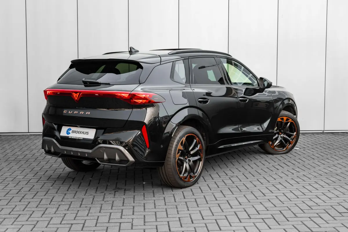 1.5 TSI e-Hybrid 272pk VZ Performance | Sennheiser sound System | Alcantara bekleding | Head-up display | Panoramadak | Elektrisch verstelb. voorstoelen | Navigatie | 20" LMV