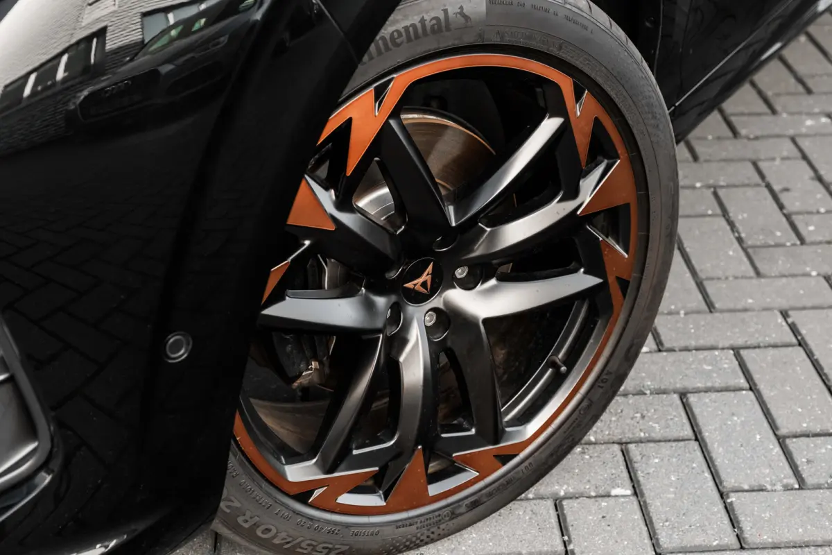 1.5 TSI e-Hybrid 272pk VZ Performance | Sennheiser sound System | Alcantara bekleding | Head-up display | Panoramadak | Elektrisch verstelb. voorstoelen | Navigatie | 20" LMV