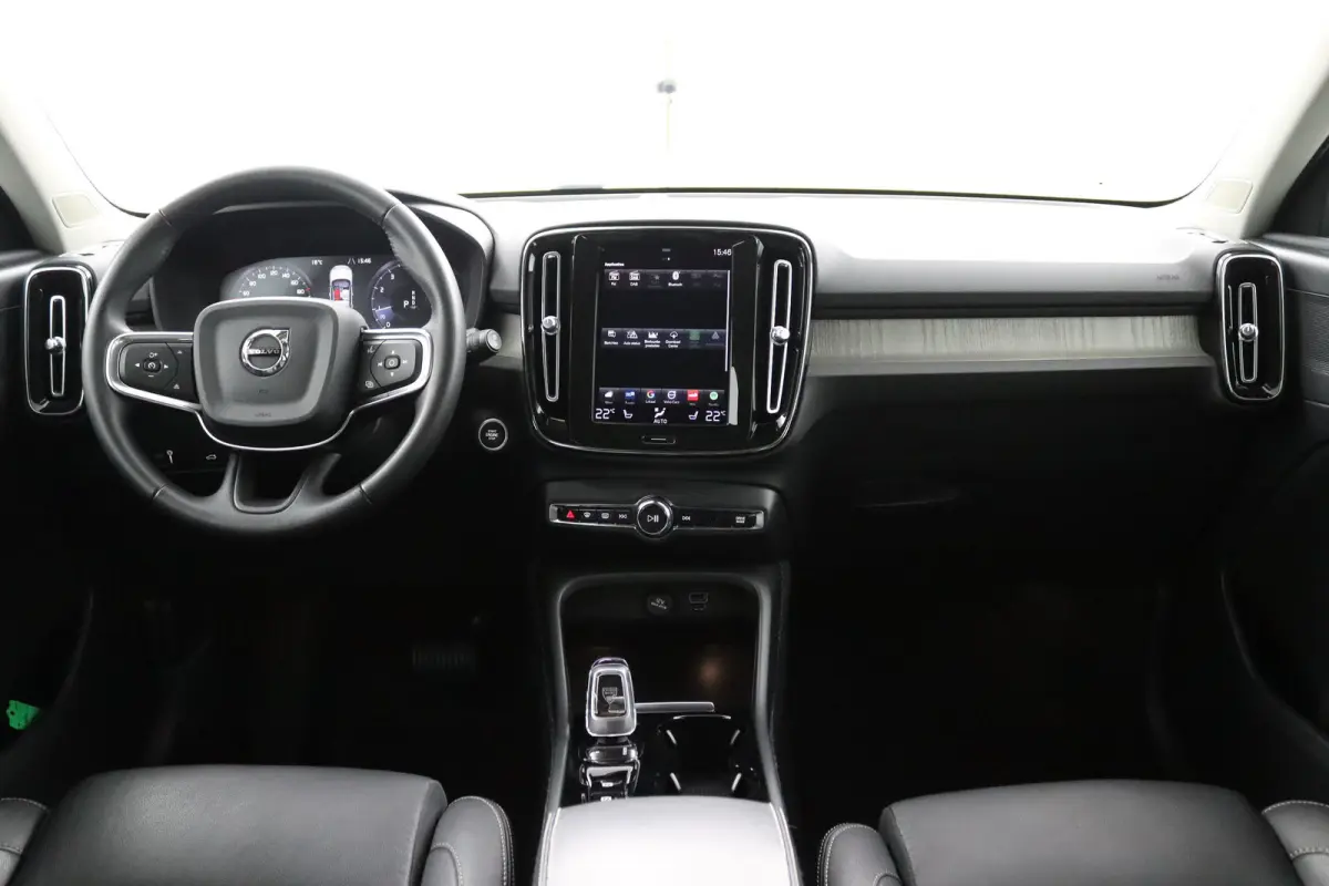 T2 Inscription | Stoel en stuurwielverwarming | Adaptieve Cruise control | Lederen bekleding | Parkeersensoren voor en achter | LED |