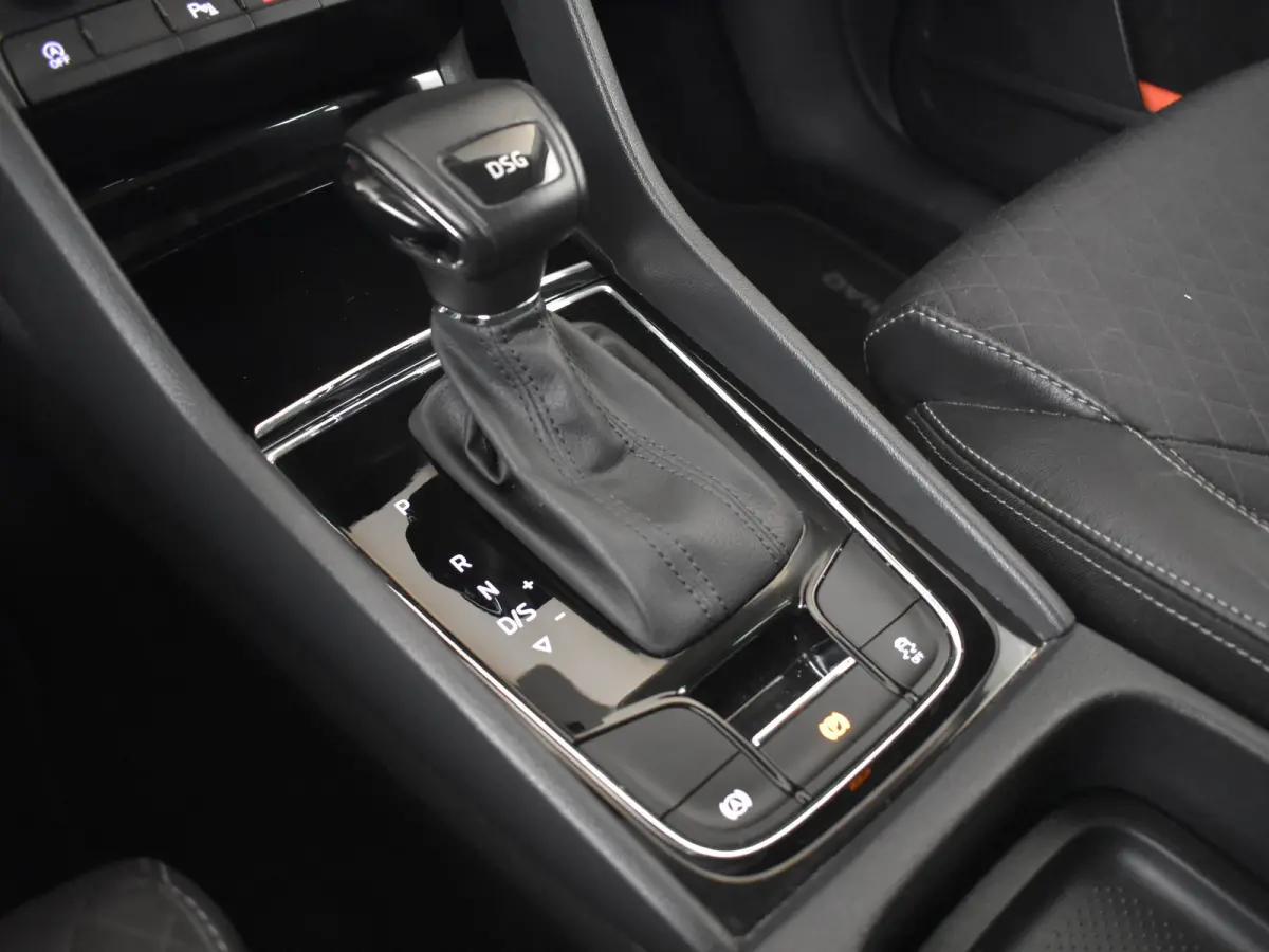 1.5 TSI Business Edition 150pk DSG/AUTO | Camera | Elektr. Trekhaak | Apple Car Play / Android l Cruise control | Navigatie | Getint glas achter | 18" LMV