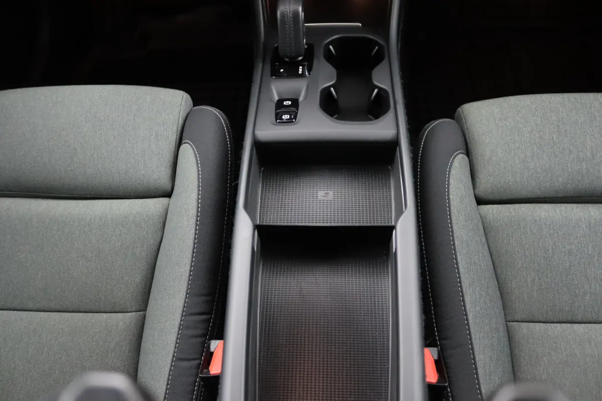 T4 R-Design Expression | SoH 83% | Adaptieve Cruise control | Stoel en stuurwielverwarming | LED | BLIS | Parkeersensoren achter |