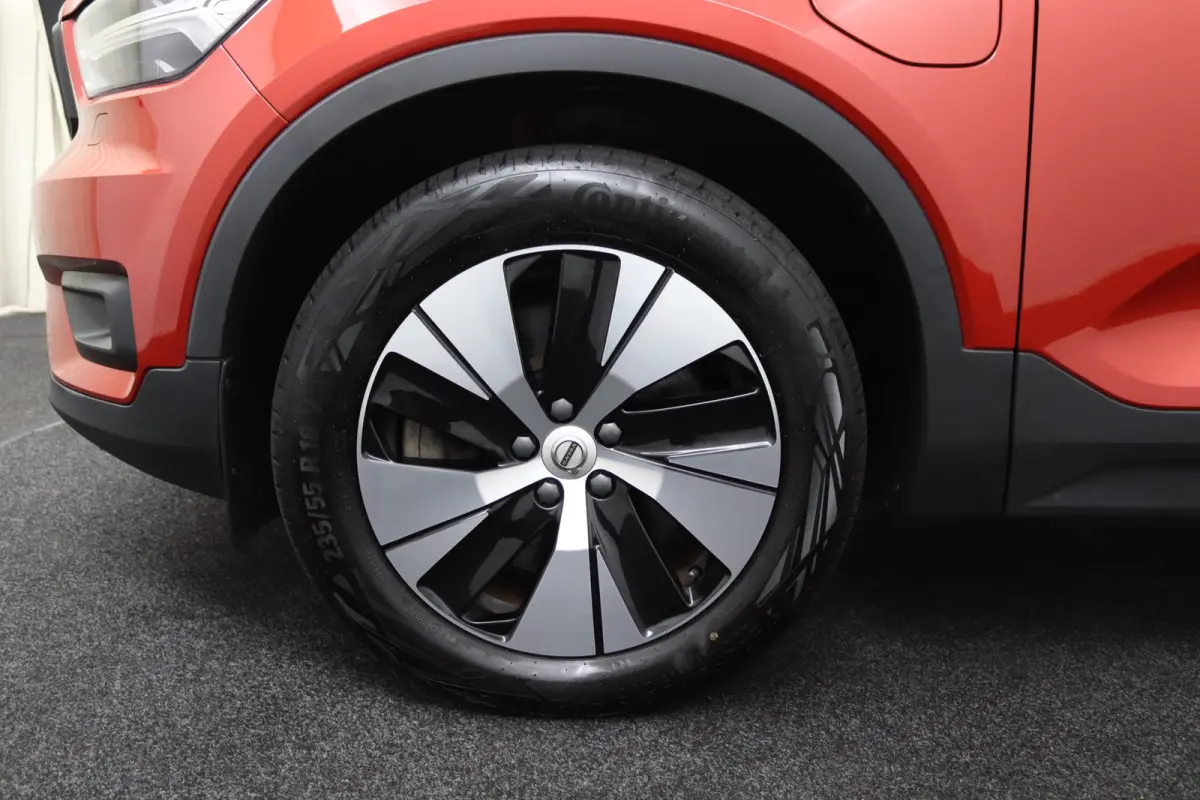 T4 R-Design Expression | SoH 83% | Adaptieve Cruise control | Stoel en stuurwielverwarming | LED | BLIS | Parkeersensoren achter |