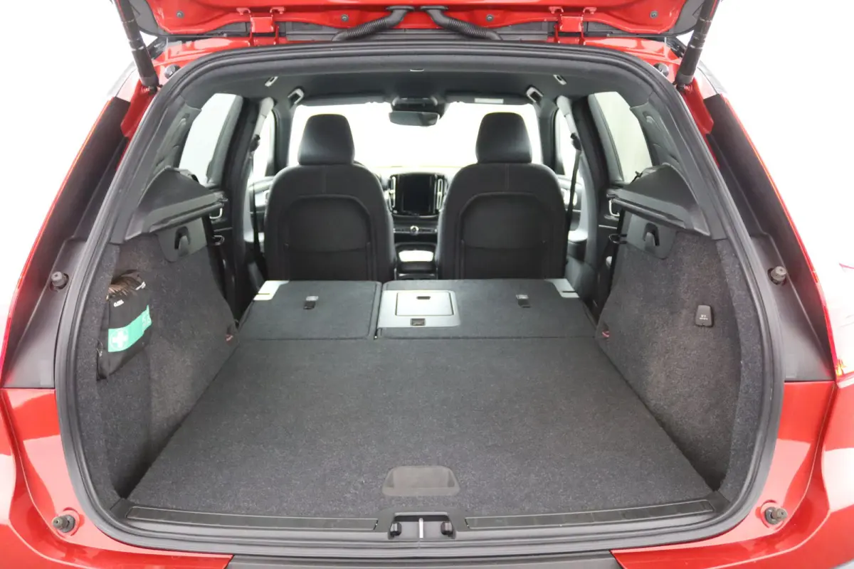 T4 R-Design Expression | SoH 83% | Adaptieve Cruise control | Stoel en stuurwielverwarming | LED | BLIS | Parkeersensoren achter |