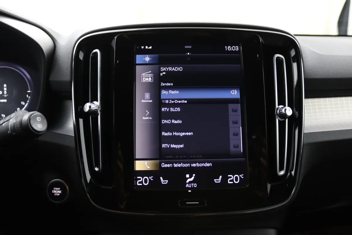 T4 R-Design Expression | SoH 83% | Adaptieve Cruise control | Stoel en stuurwielverwarming | LED | BLIS | Parkeersensoren achter |