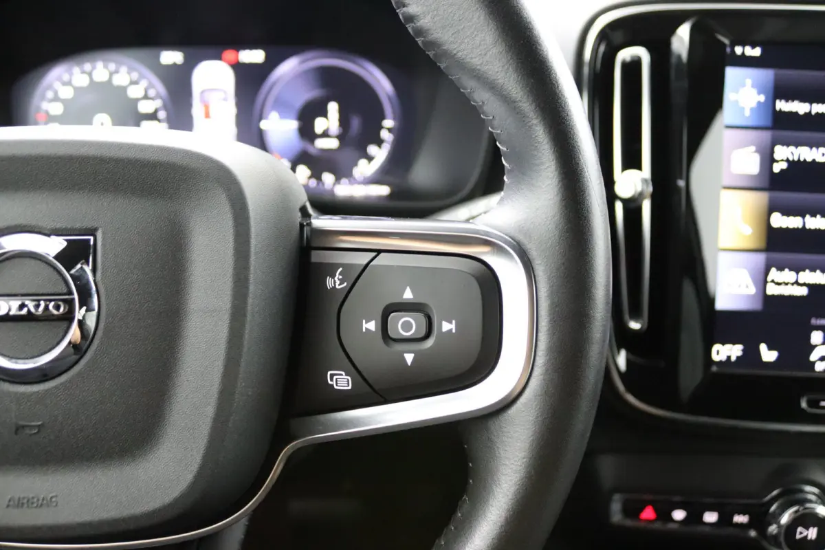 T4 R-Design Expression | SoH 83% | Adaptieve Cruise control | Stoel en stuurwielverwarming | LED | BLIS | Parkeersensoren achter |