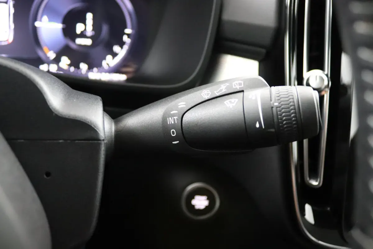 T4 R-Design Expression | SoH 83% | Adaptieve Cruise control | Stoel en stuurwielverwarming | LED | BLIS | Parkeersensoren achter |