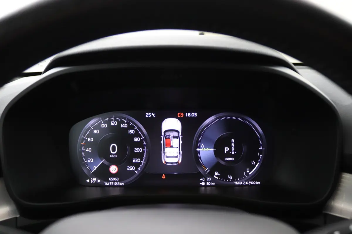 T4 R-Design Expression | SoH 83% | Adaptieve Cruise control | Stoel en stuurwielverwarming | LED | BLIS | Parkeersensoren achter |