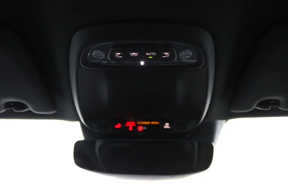 T4 R-Design Expression | SoH 83% | Adaptieve Cruise control | Stoel en stuurwielverwarming | LED | BLIS | Parkeersensoren achter |