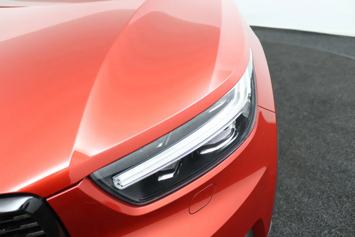 T4 R-Design Expression | SoH 83% | Adaptieve Cruise control | Stoel en stuurwielverwarming | LED | BLIS | Parkeersensoren achter |