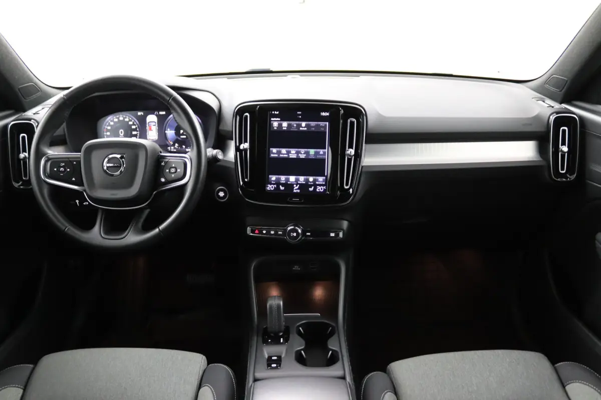 T4 R-Design Expression | SoH 83% | Adaptieve Cruise control | Stoel en stuurwielverwarming | LED | BLIS | Parkeersensoren achter |