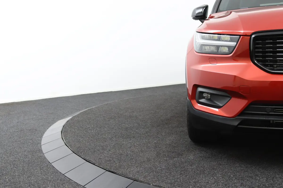 T4 R-Design Expression | SoH 83% | Adaptieve Cruise control | Stoel en stuurwielverwarming | LED | BLIS | Parkeersensoren achter |
