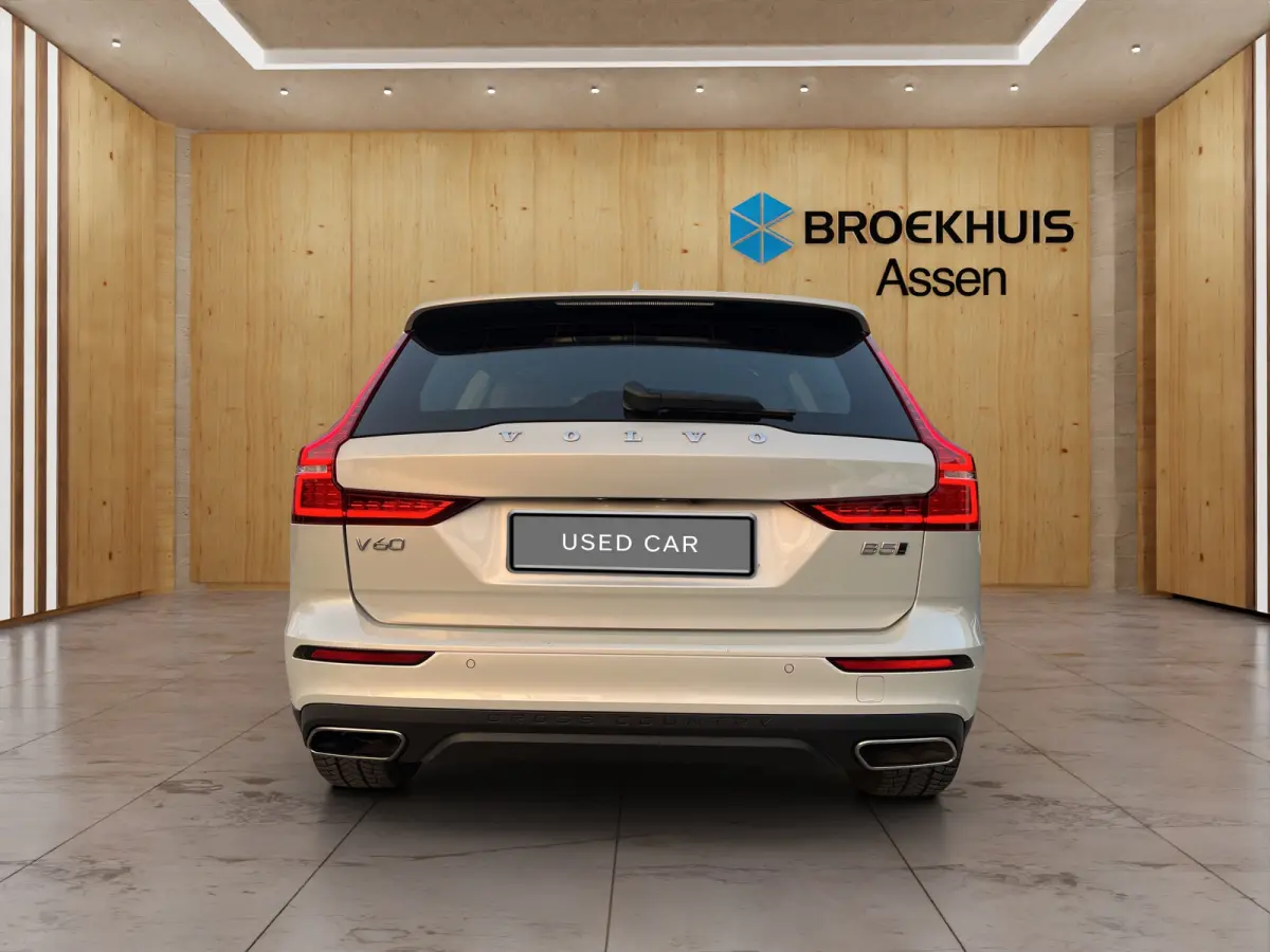 2.0 B5 AWD Plus | Panoramisch schuif/ kanteldak | Harmen & Kardon | Trekhaak wegklapbaar | LEF verlichting |