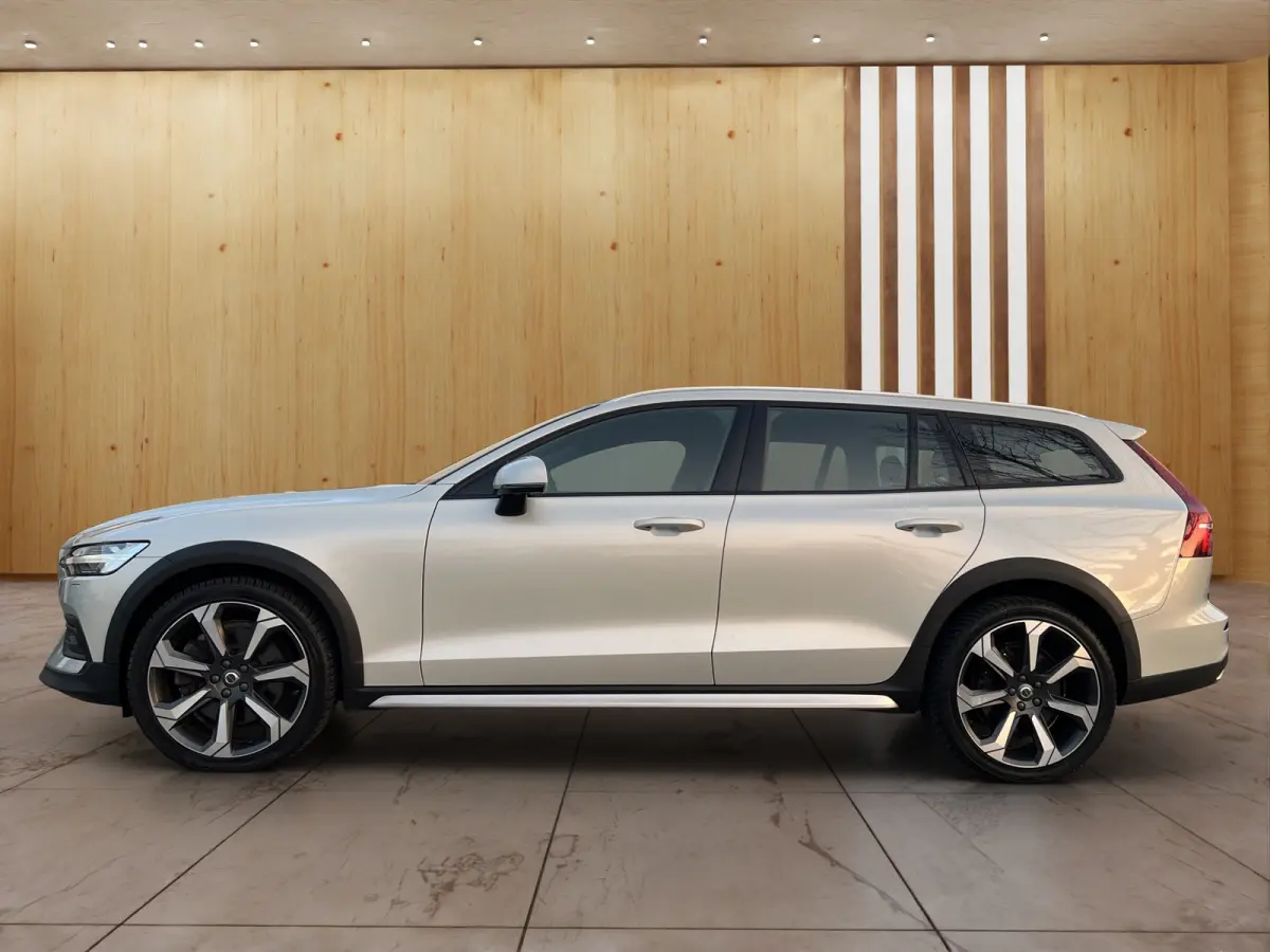 2.0 B5 AWD Plus | Panoramisch schuif/ kanteldak | Harmen & Kardon | Trekhaak wegklapbaar | LEF verlichting |