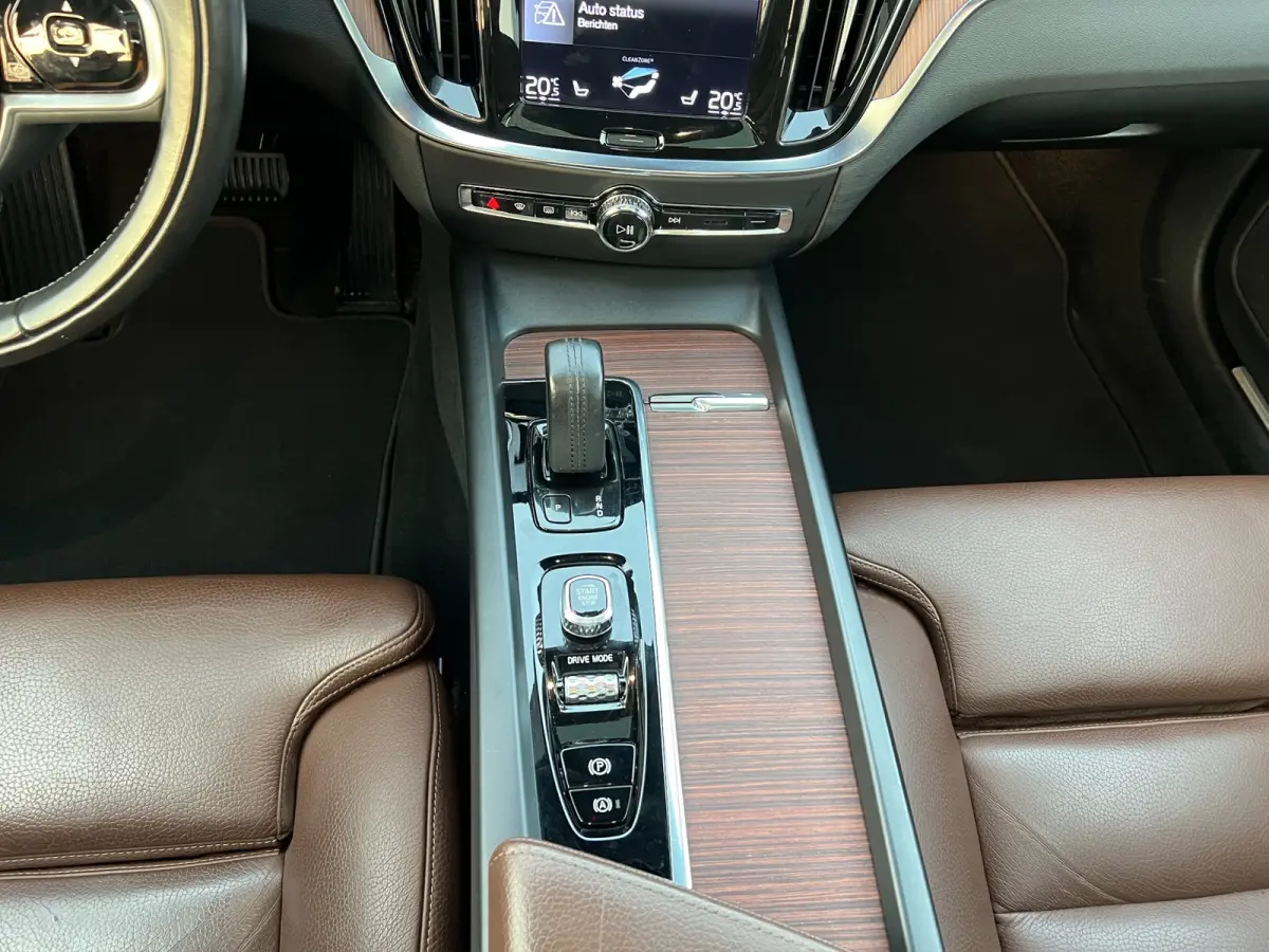 2.0 B5 AWD Plus | Panoramisch schuif/ kanteldak | Harmen & Kardon | Trekhaak wegklapbaar | LEF verlichting |