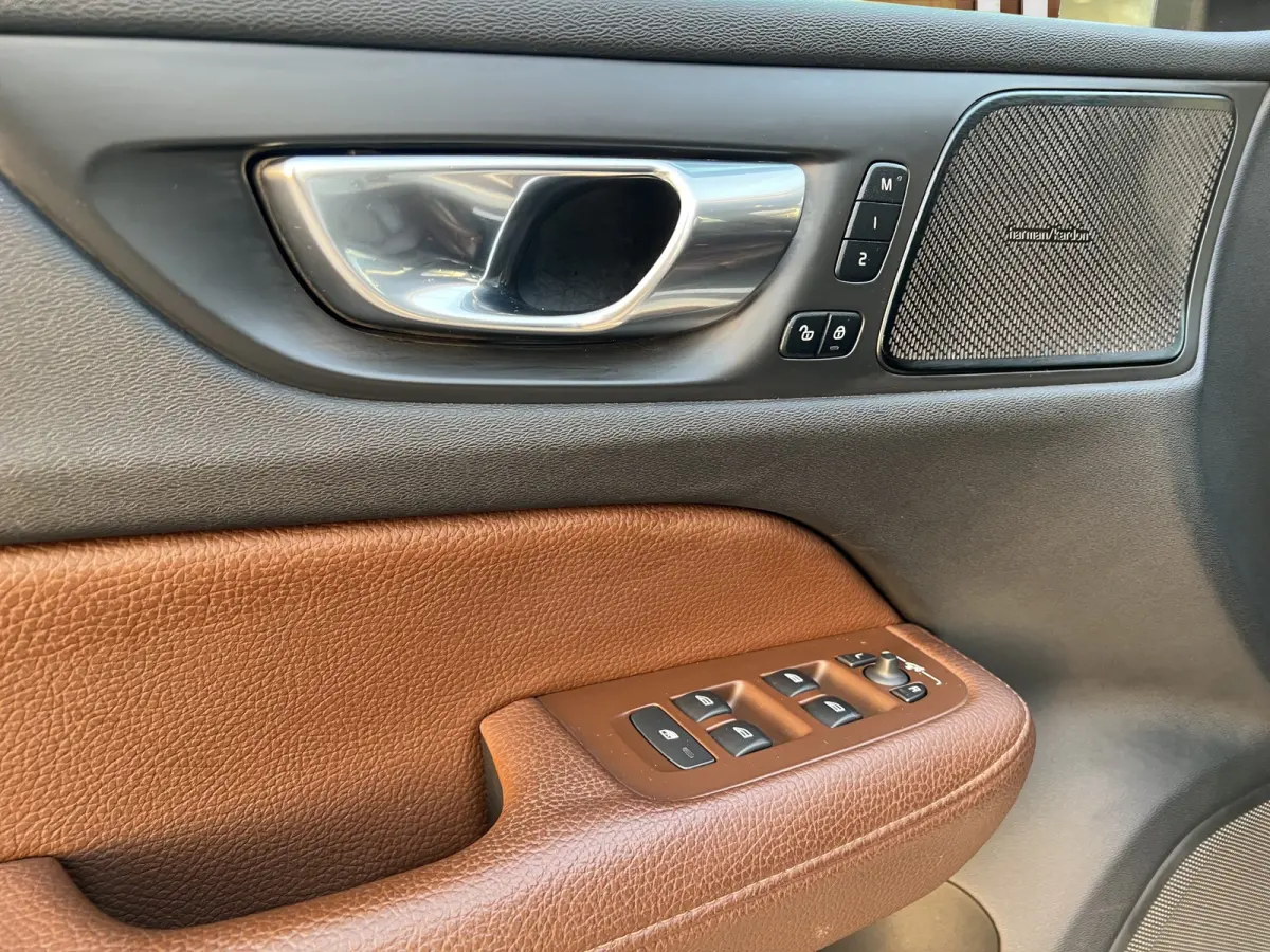2.0 B5 AWD Plus | Panoramisch schuif/ kanteldak | Harmen & Kardon | Trekhaak wegklapbaar | LEF verlichting |