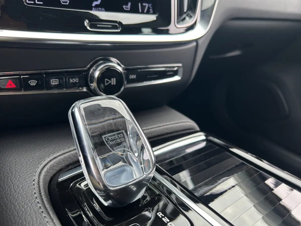 2.0 Recharge T6 AWD Inscription | BLIS | Camera | Stoel + Stuur verwarming | Elektrische stoelen | Adapt. Cruise