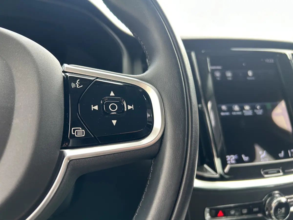 2.0 Recharge T6 AWD Inscription | BLIS | Camera | Stoel + Stuur verwarming | Elektrische stoelen | Adapt. Cruise