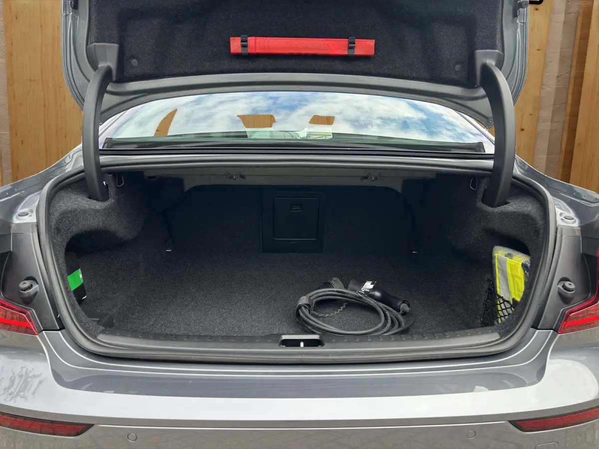 2.0 Recharge T6 AWD Inscription | BLIS | Camera | Stoel + Stuur verwarming | Elektrische stoelen | Adapt. Cruise