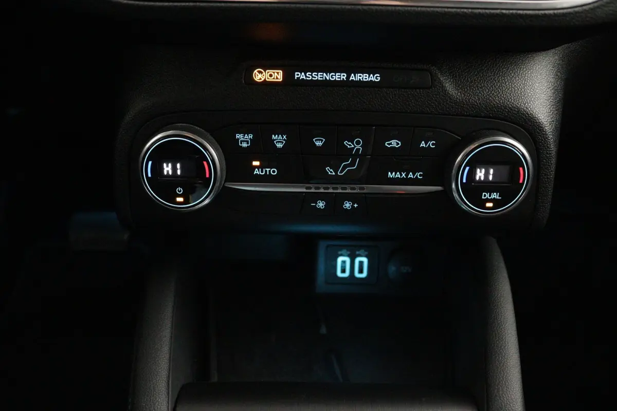 1.0 EcoBoost Titanium X Automaat | Achteruitrijcamera | Airco (automatisch) | Apple Carplay/Android Auto|telefoonintegratie premium