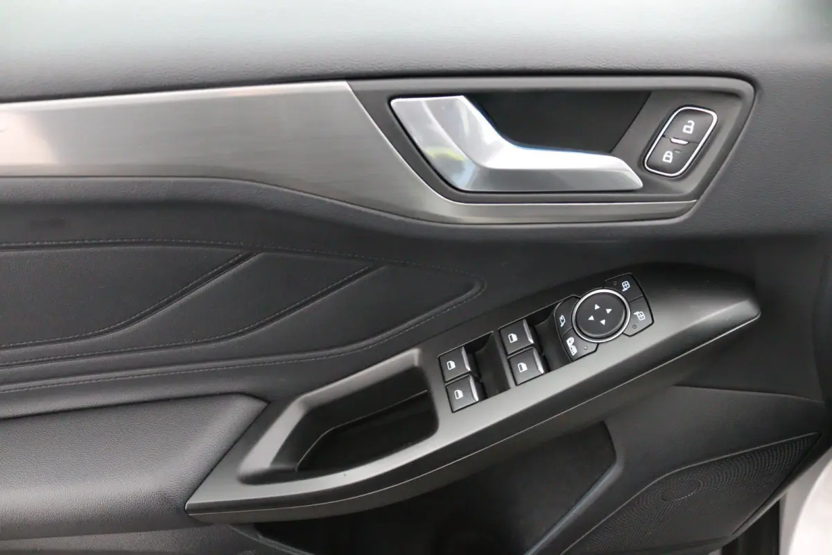 1.0 EcoBoost Titanium X Automaat | Achteruitrijcamera | Airco (automatisch) | Apple Carplay/Android Auto|telefoonintegratie premium