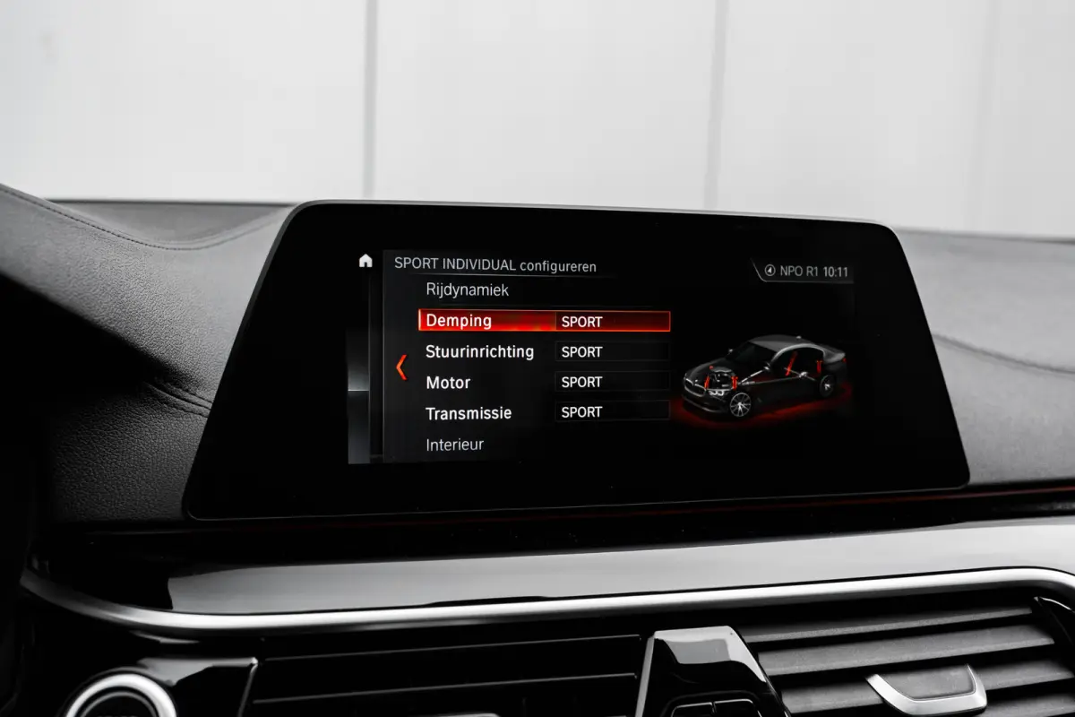 530e iPerformance High Executive 252Pk | Rondomzichtcamera | Head-up Display | Glazen schuifkanteldak | Stoelverwarming en ventilatie | Uitwijk assistent |18:LMV