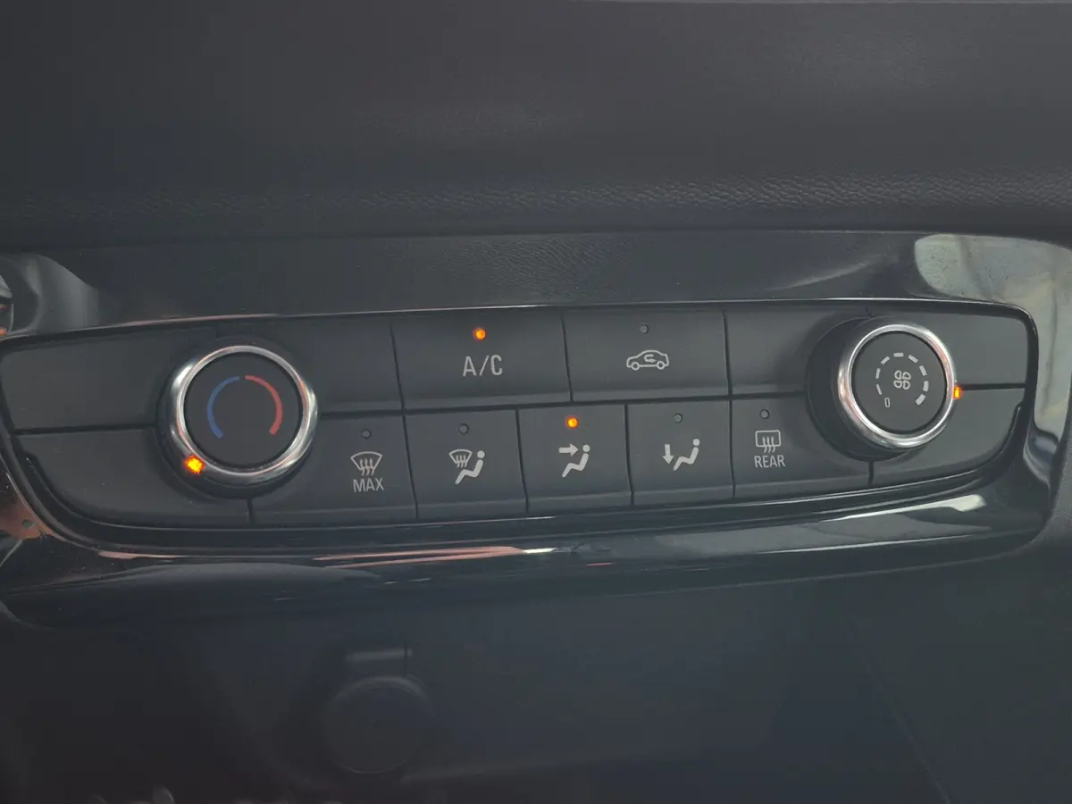 1.2 Edition 100pk | Airco | Cruise control | Bluetooth |