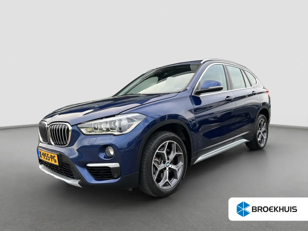 sDrive20i High Executive Automaat | Camera | Lederen bekleding | Parkeersensoren | Cruise controle | 18'' velgen | Elektrische achterklep | LED koplampen | Stoelverwarming | Climate controle