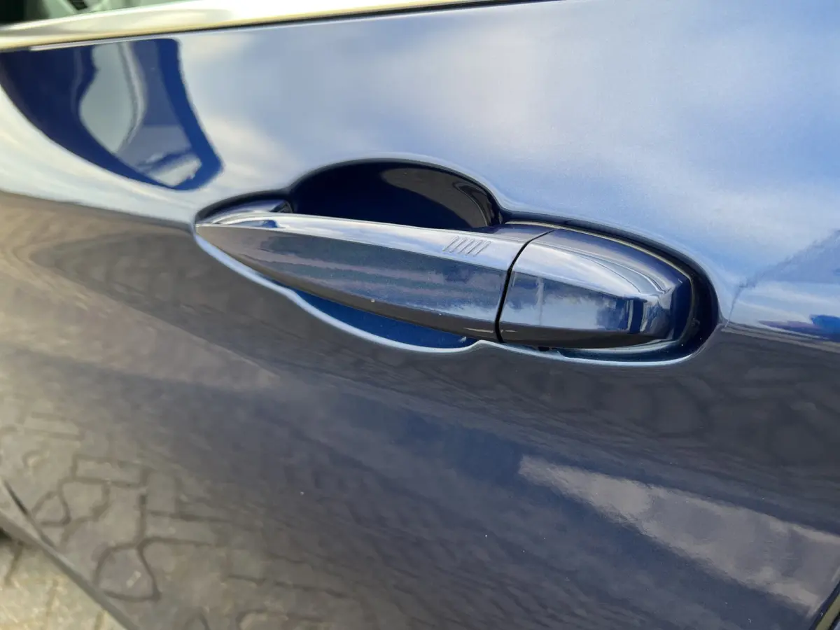 sDrive20i High Executive Automaat | Camera | Lederen bekleding | Parkeersensoren | Cruise controle | 18'' velgen | Elektrische achterklep | LED koplampen | Stoelverwarming | Climate controle