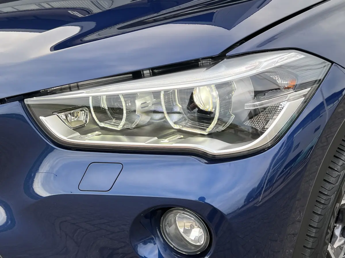 sDrive20i High Executive Automaat | Camera | Lederen bekleding | Parkeersensoren | Cruise controle | 18'' velgen | Elektrische achterklep | LED koplampen | Stoelverwarming | Climate controle