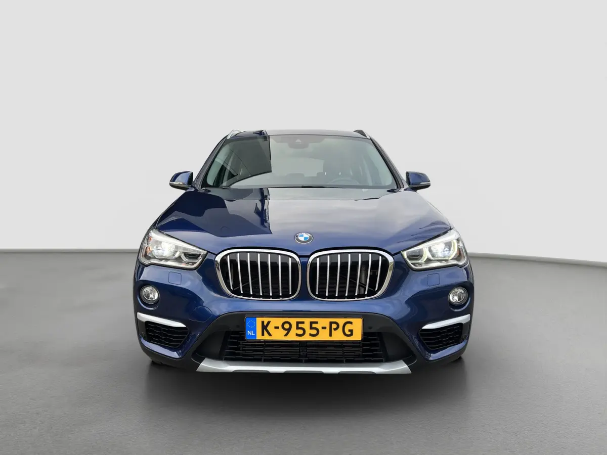 sDrive20i High Executive Automaat | Camera | Lederen bekleding | Parkeersensoren | Cruise controle | 18'' velgen | Elektrische achterklep | LED koplampen | Stoelverwarming | Climate controle