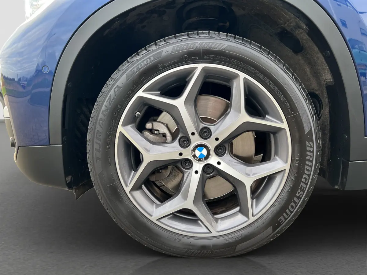 sDrive20i High Executive Automaat | Camera | Lederen bekleding | Parkeersensoren | Cruise controle | 18'' velgen | Elektrische achterklep | LED koplampen | Stoelverwarming | Climate controle