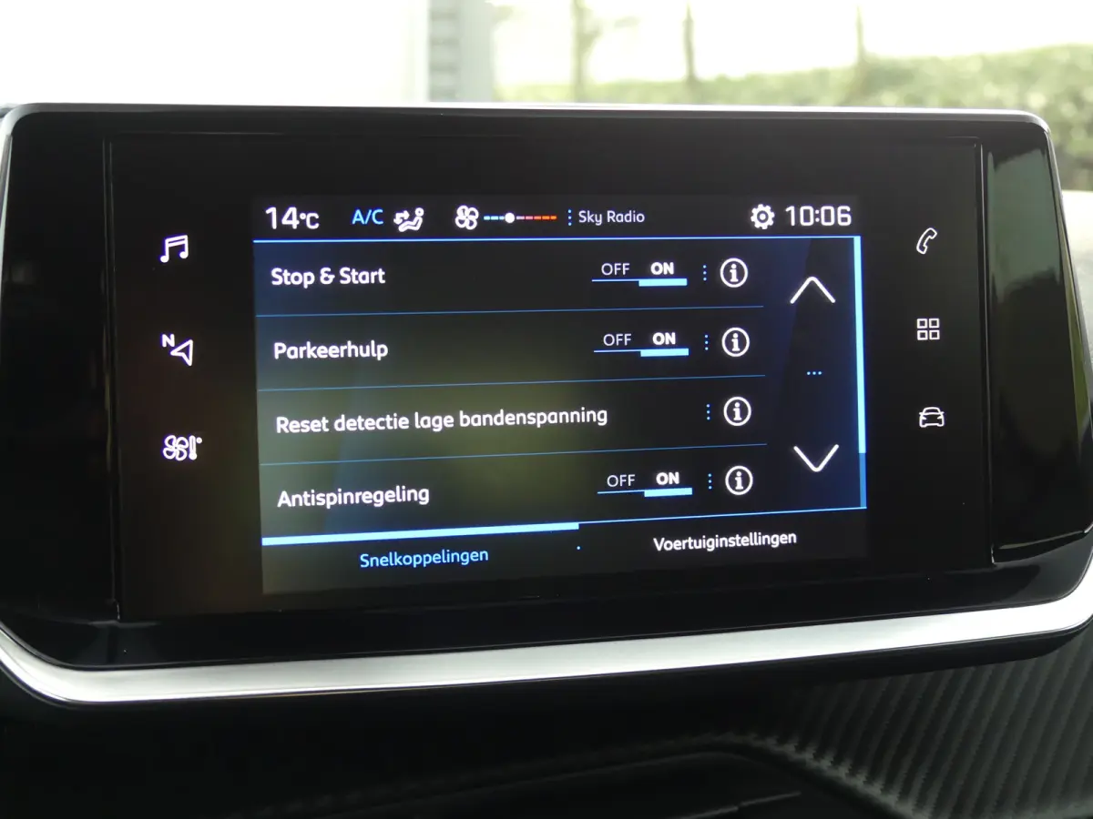 1.2 PureTech Active | APPLE CARPLAY / ANDROID AUTO | PARKEERSENSOREN |