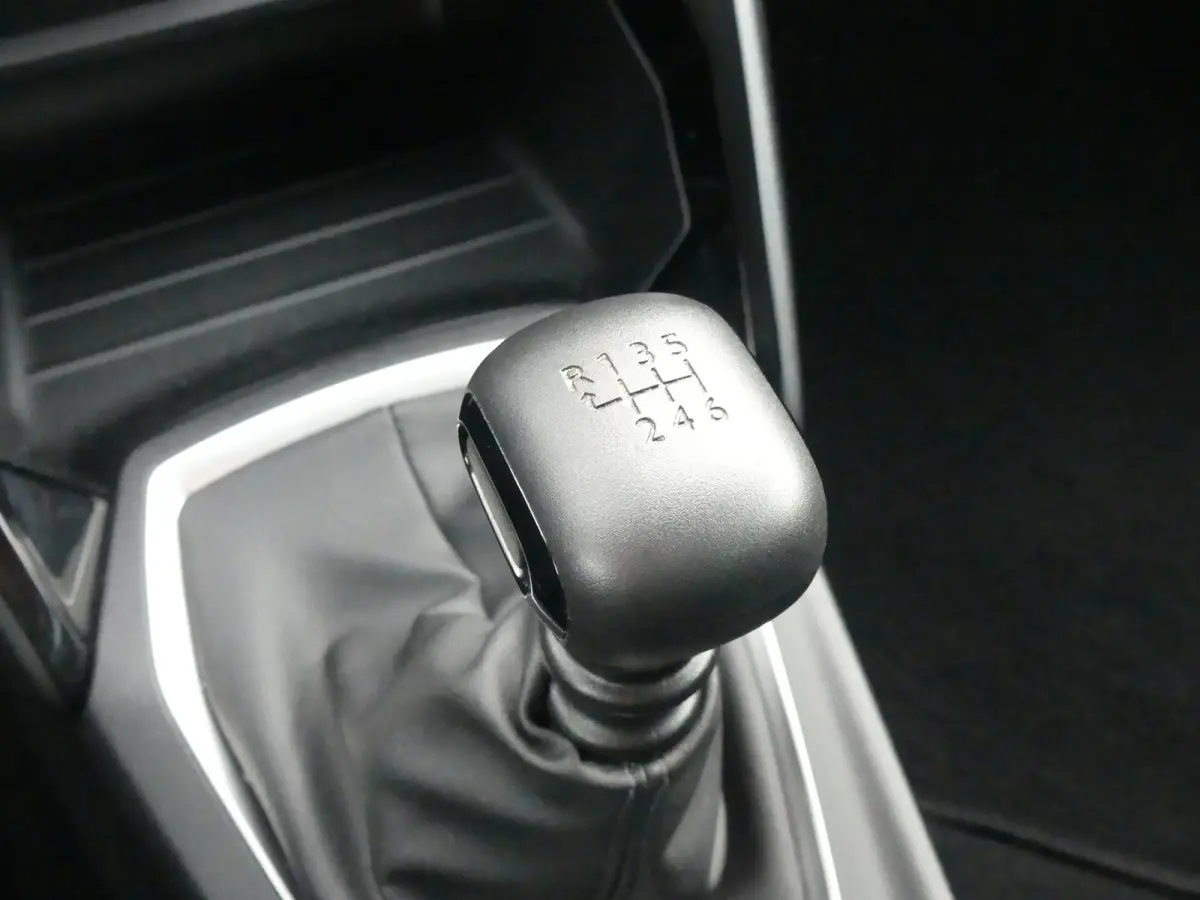 1.2 PureTech Active | APPLE CARPLAY / ANDROID AUTO | PARKEERSENSOREN |