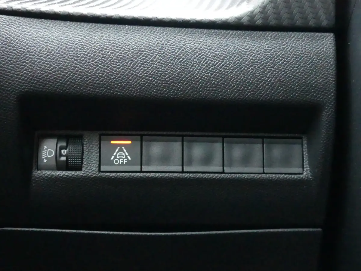 1.2 PureTech Active | APPLE CARPLAY / ANDROID AUTO | PARKEERSENSOREN |