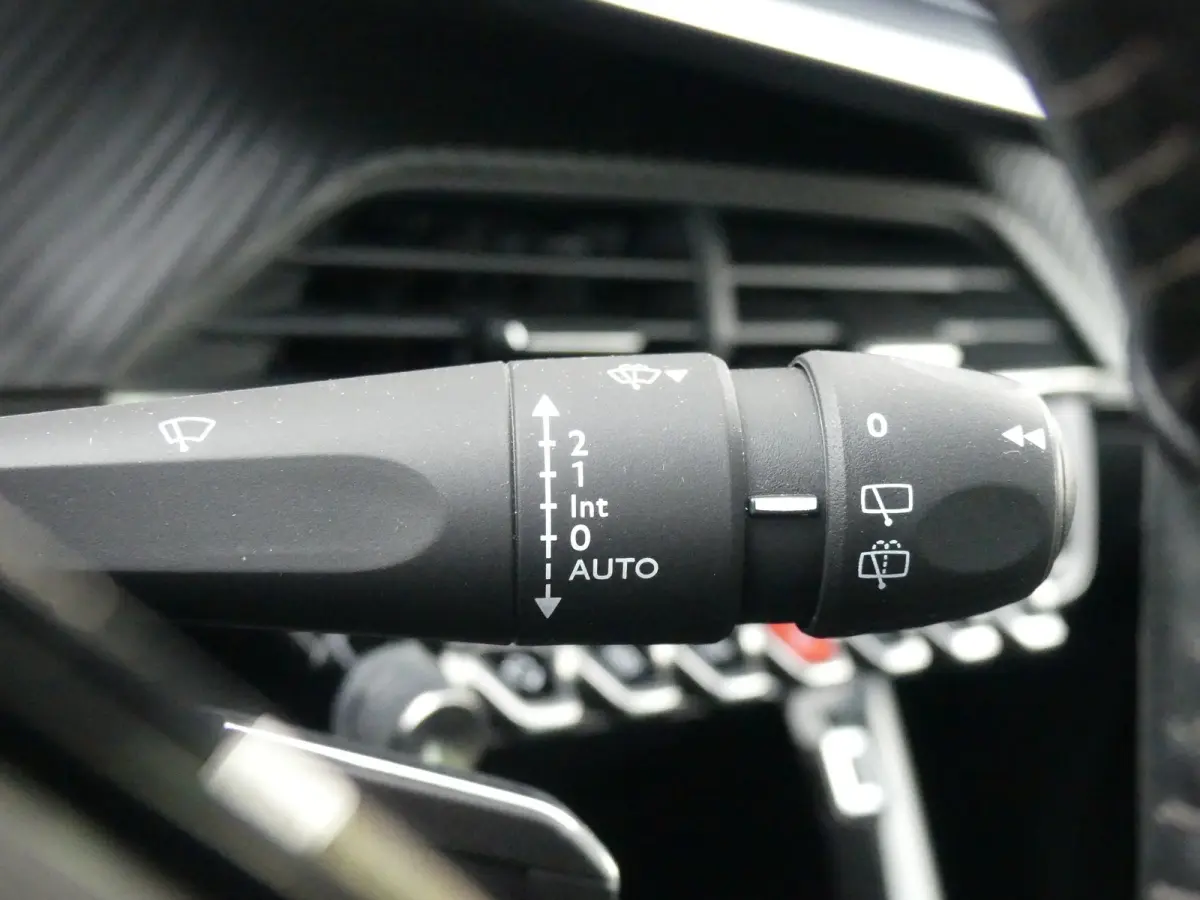 1.2 PureTech Active | APPLE CARPLAY / ANDROID AUTO | PARKEERSENSOREN |