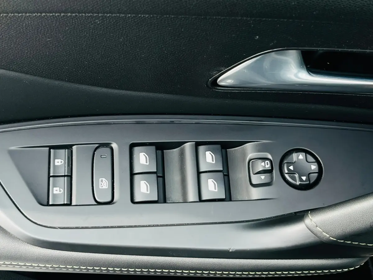 1.2 PURETECH 130PK 5-DRS GT AUTOMAAT | Achteruitrijcamera | Apple Carplay/Android Auto|telefoonintegratie premium | Bluetooth telefoonvoorbereiding