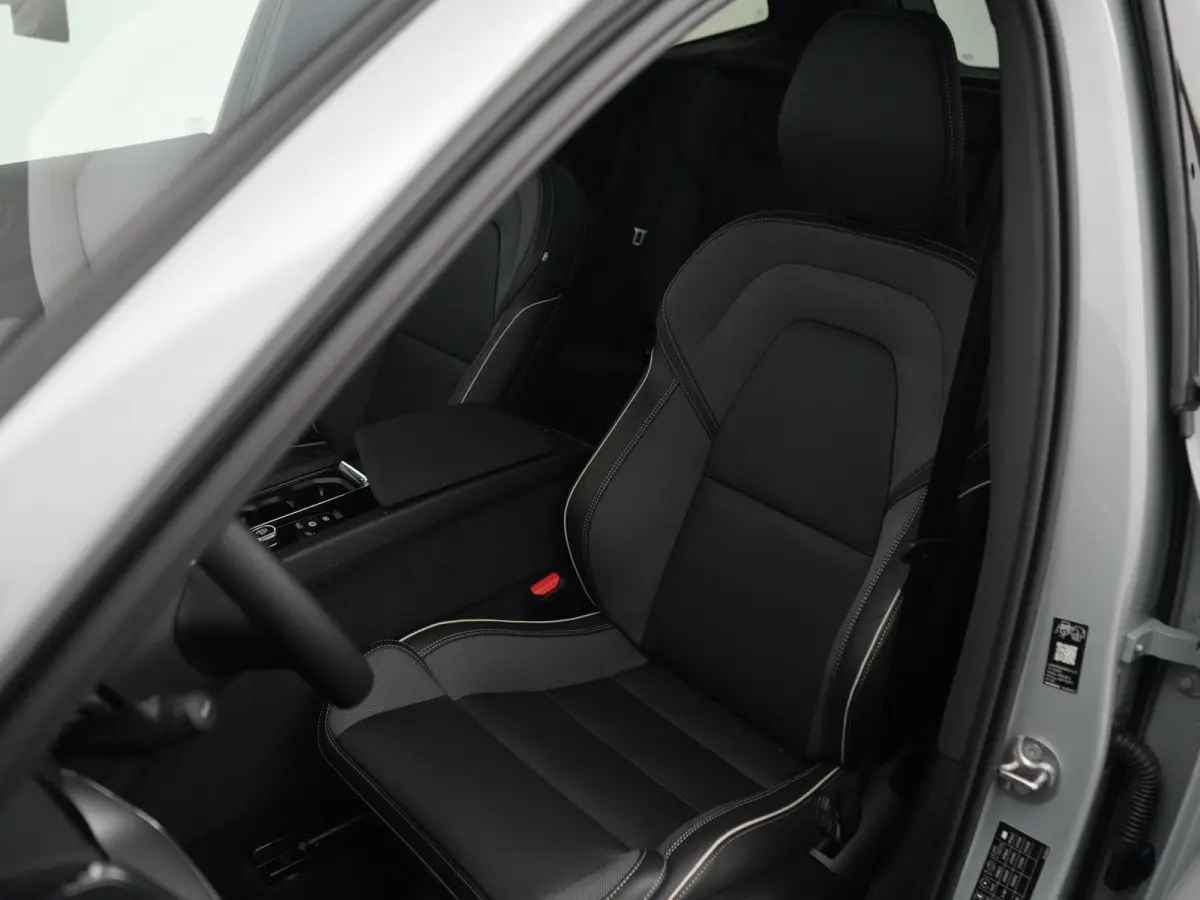 T6 AWD Plus Black Edition | Facelift | Head-Up | Harman/Kardon | Panoramadak | Adaptive Cruise Control | Nappa Sportstoelen | BLIS