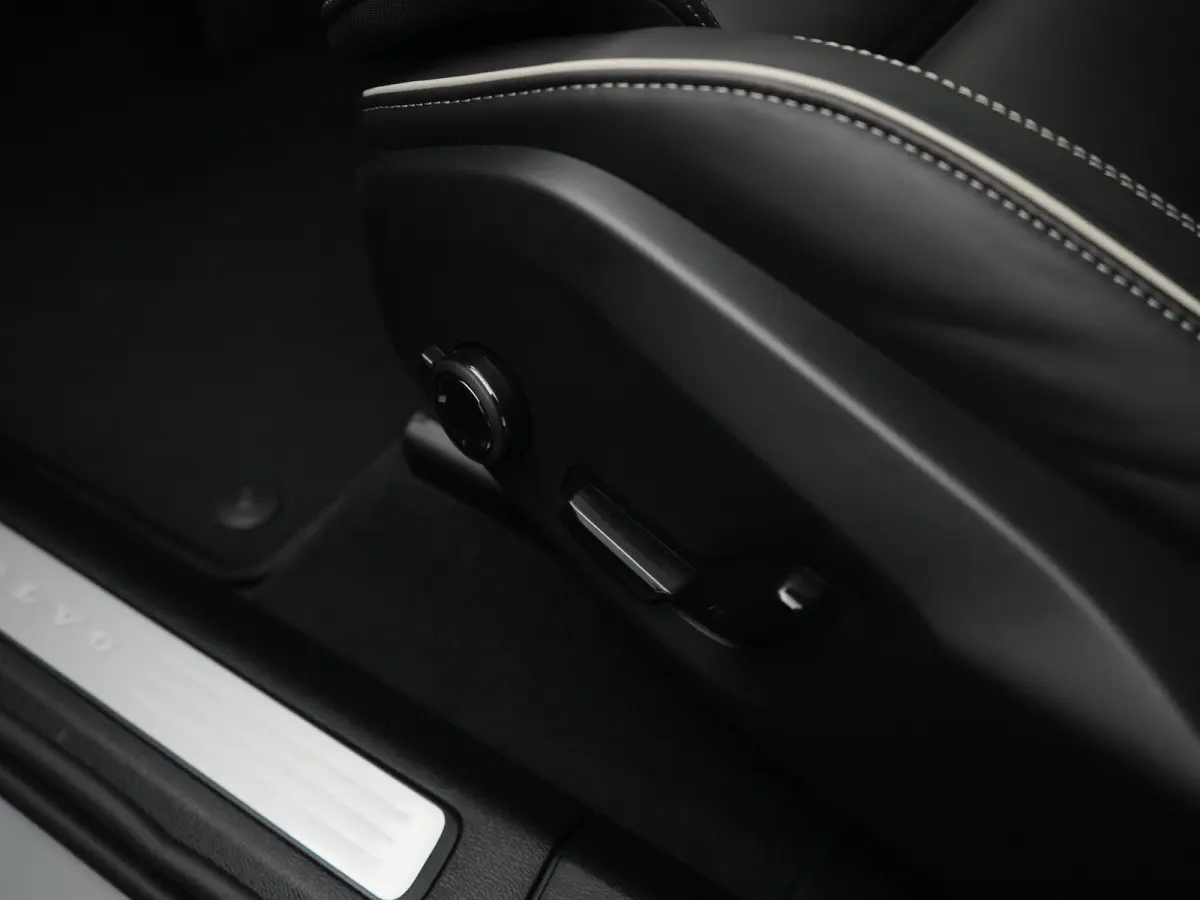 T6 AWD Plus Black Edition | Facelift | Head-Up | Harman/Kardon | Panoramadak | Adaptive Cruise Control | Nappa Sportstoelen | BLIS