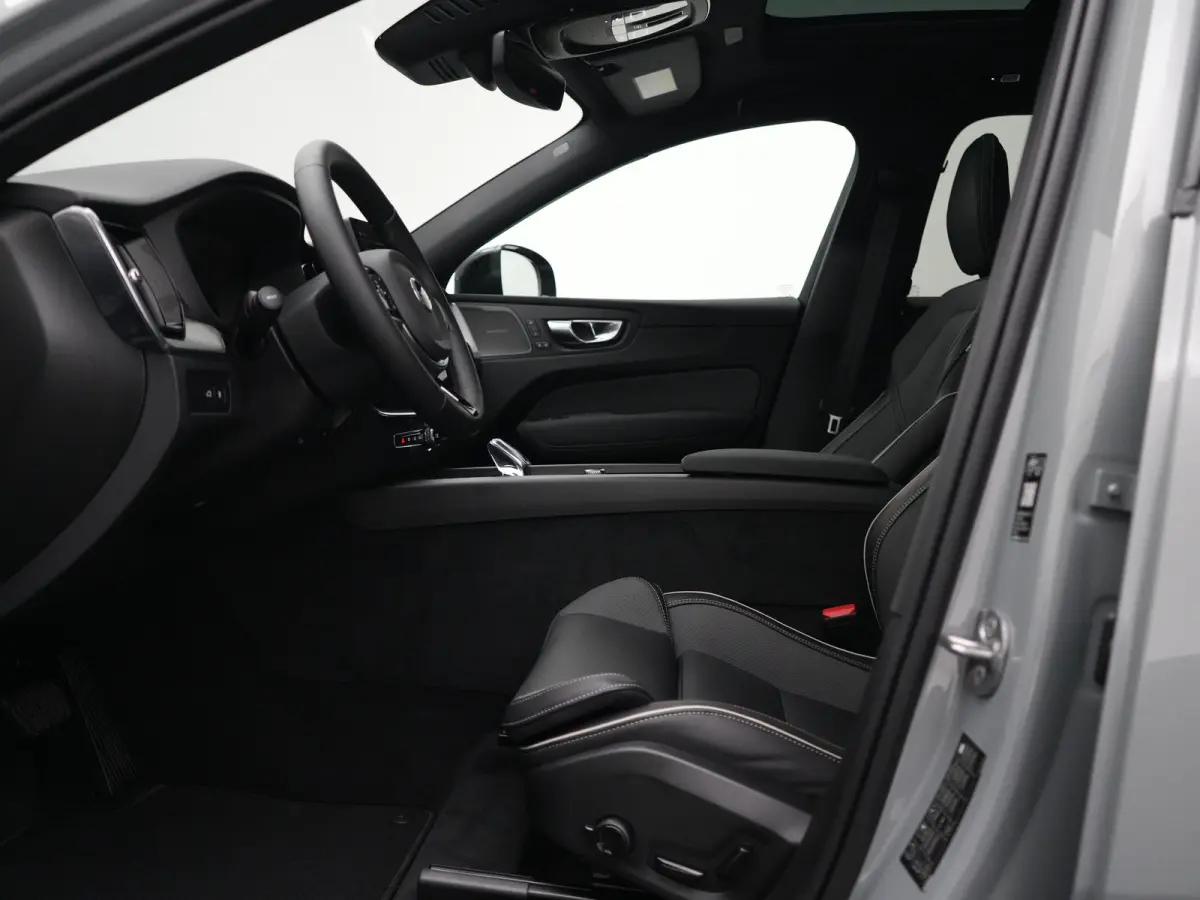 T6 AWD Plus Black Edition | Facelift | Head-Up | Harman/Kardon | Panoramadak | Adaptive Cruise Control | Nappa Sportstoelen | BLIS