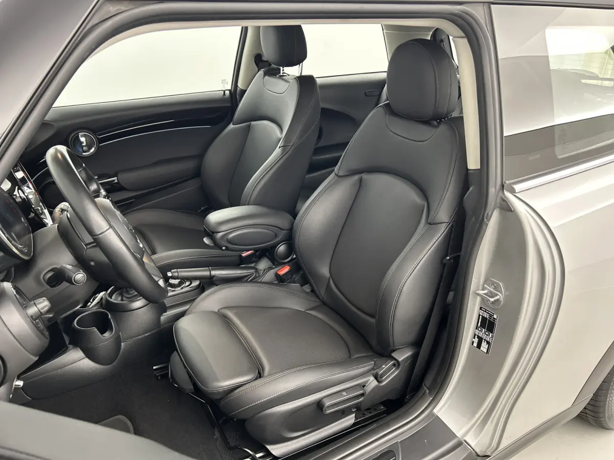 1.5 Aut. Camden Digi.Dashboard/Lederen/Sportstoelen/Camera/
