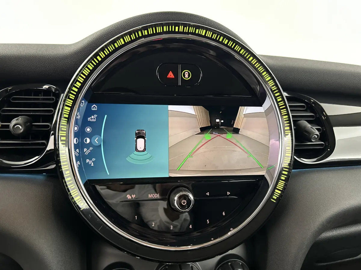 1.5 Aut. Camden Digi.Dashboard/Lederen/Sportstoelen/Camera/