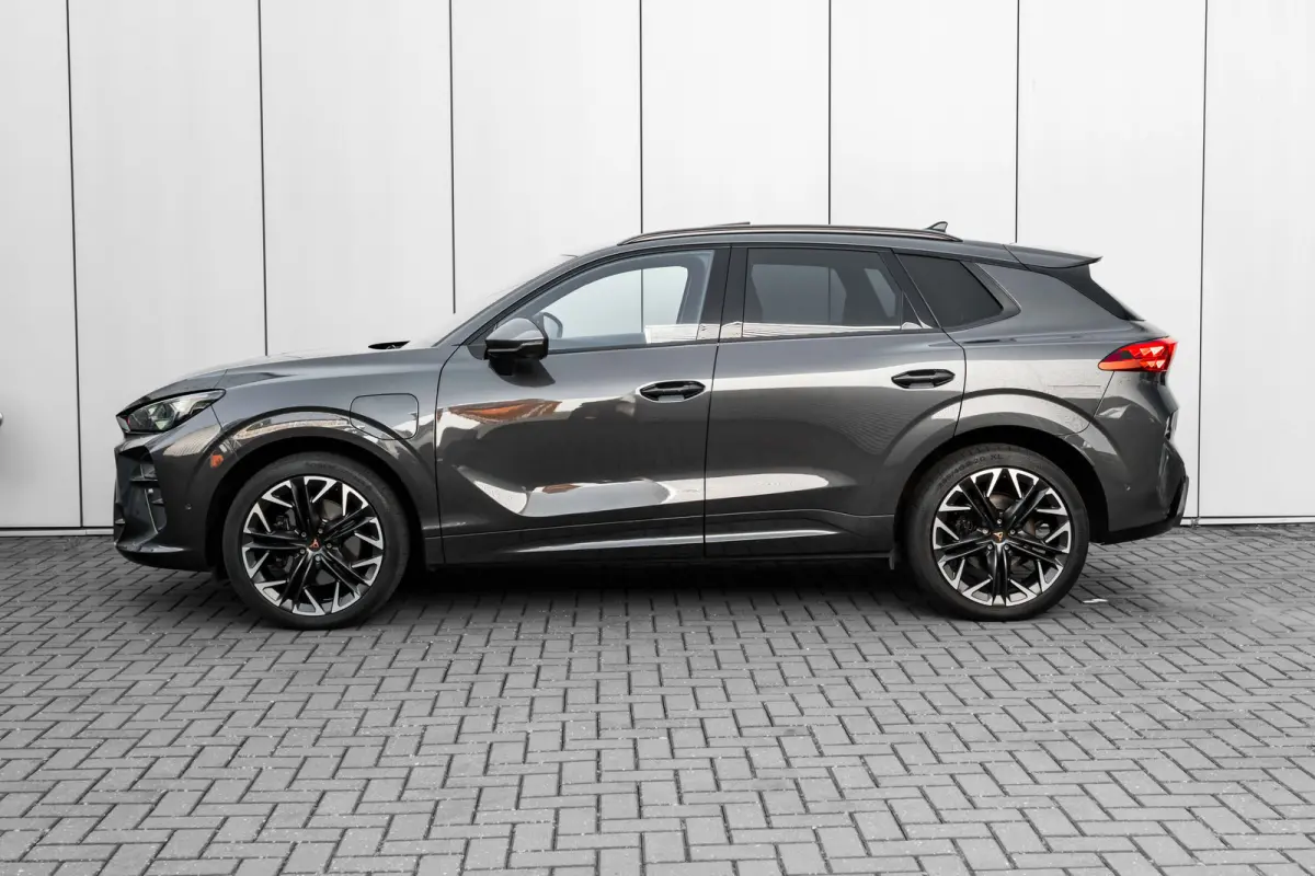 1.5 TSI e-Hybrid 272pk VZ Performance | Sennheiser sound sytem | Alcantara bekleding | Head-up display | Panoramadak | Elektrisch verstelb. voorstoelen | Navigatie | 20" LMV