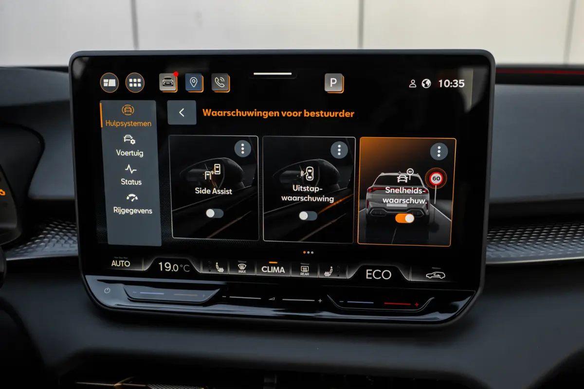 1.5 TSI e-Hybrid 272pk VZ Performance | Sennheiser sound sytem | Alcantara bekleding | Head-up display | Panoramadak | Elektrisch verstelb. voorstoelen | Navigatie | 20" LMV
