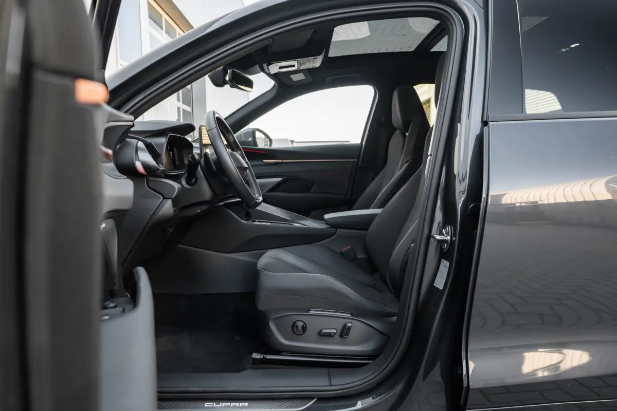 1.5 TSI e-Hybrid 272pk VZ Performance | Sennheiser sound sytem | Alcantara bekleding | Head-up display | Panoramadak | Elektrisch verstelb. voorstoelen | Navigatie | 20" LMV