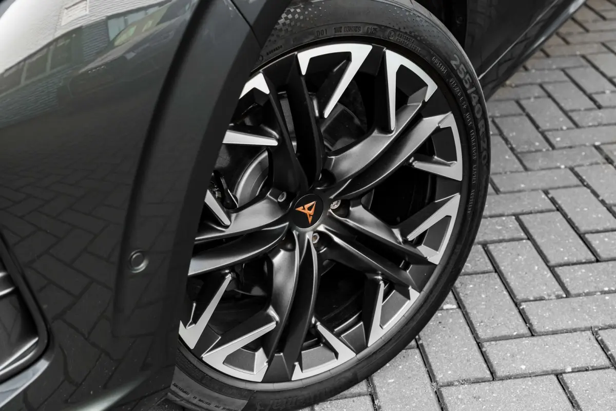 1.5 TSI e-Hybrid 272pk VZ Performance | Sennheiser sound sytem | Alcantara bekleding | Head-up display | Panoramadak | Elektrisch verstelb. voorstoelen | Navigatie | 20" LMV