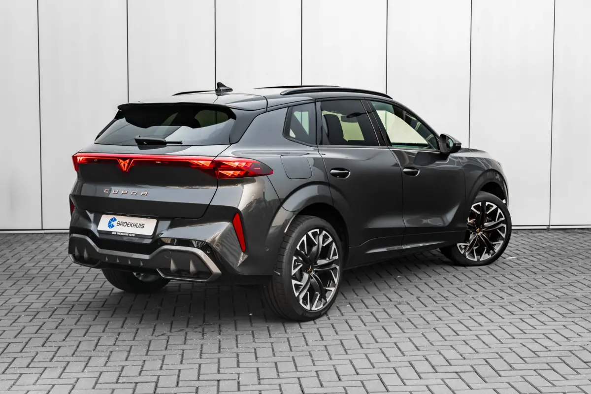 1.5 TSI e-Hybrid 272pk VZ Performance | Sennheiser sound sytem | Alcantara bekleding | Head-up display | Panoramadak | Elektrisch verstelb. voorstoelen | Navigatie | 20" LMV