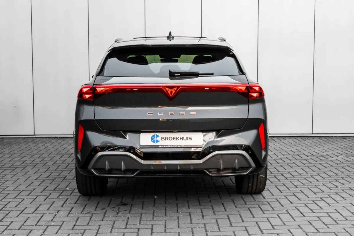 1.5 TSI e-Hybrid 272pk VZ Performance | Sennheiser sound sytem | Alcantara bekleding | Head-up display | Panoramadak | Elektrisch verstelb. voorstoelen | Navigatie | 20" LMV